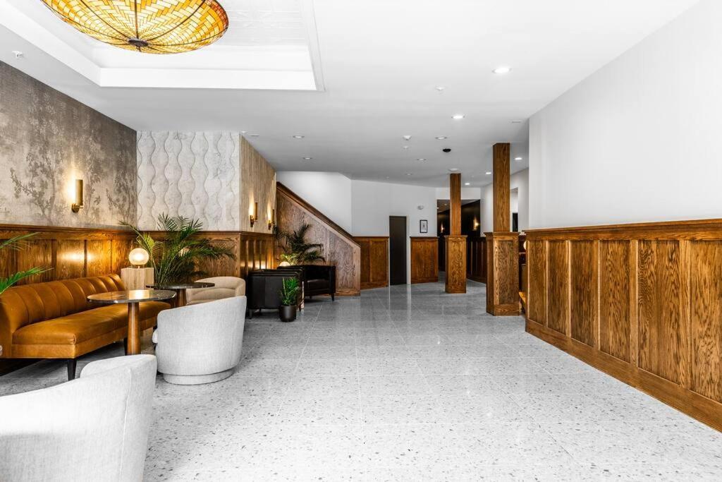King Bed, The Phenix Historic Hotel, Spacious, Room # 406 班戈 外观 照片