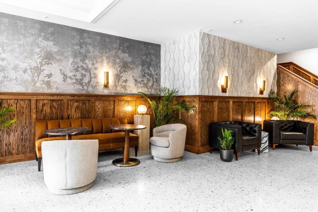 King Bed, The Phenix Historic Hotel, Spacious, Room # 406 班戈 外观 照片