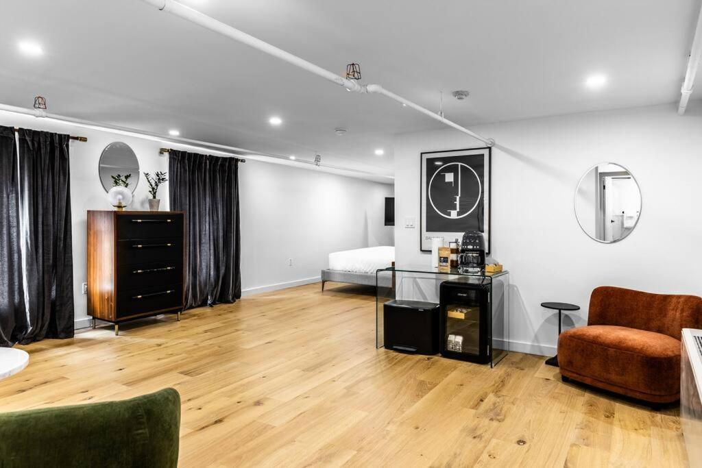 King Bed, The Phenix Historic Hotel, Spacious, Room # 406 班戈 外观 照片
